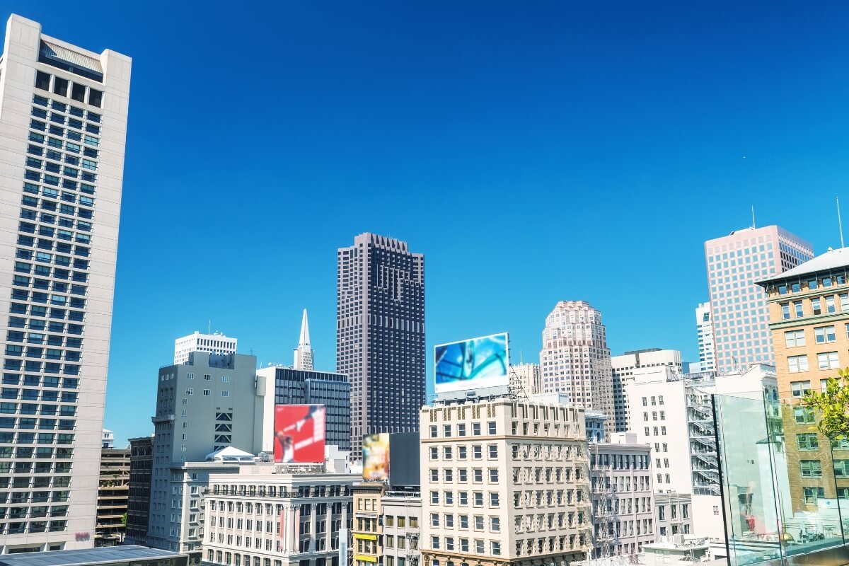 San Francisco Downtown Skyline with Transamerica Pyramid on Clear Day