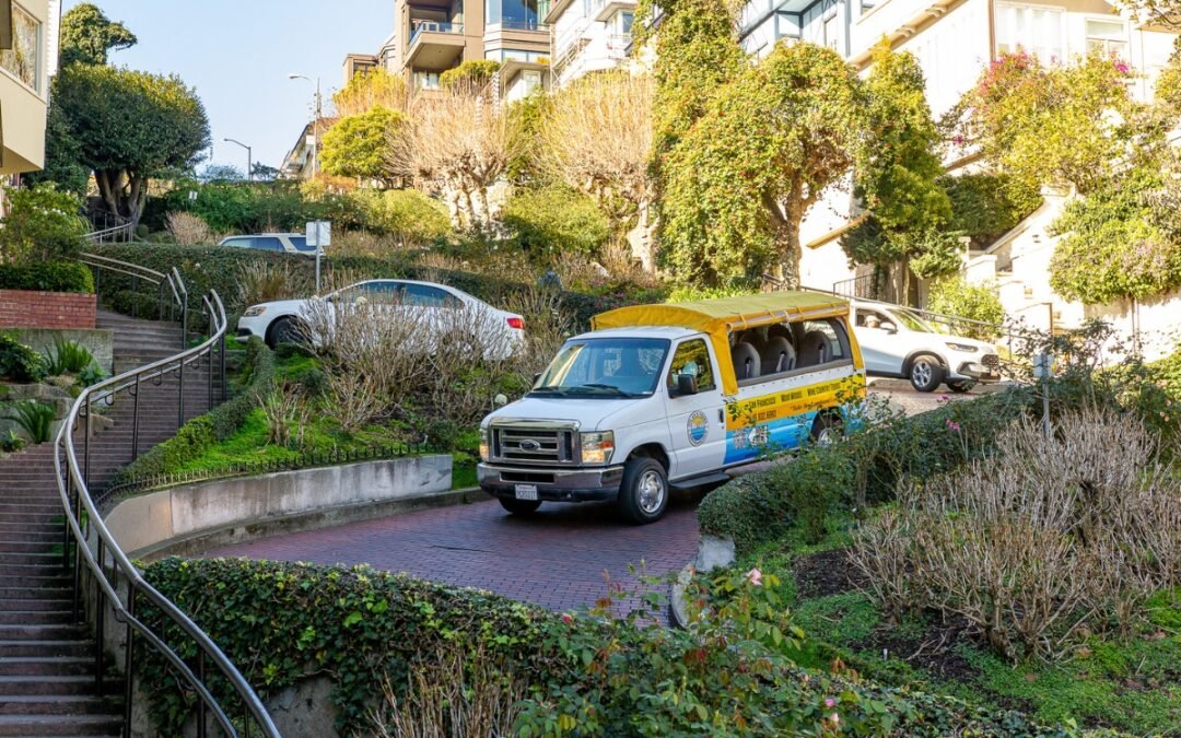 Lombard Street San Francisco: The Secrets of the Crooked Street