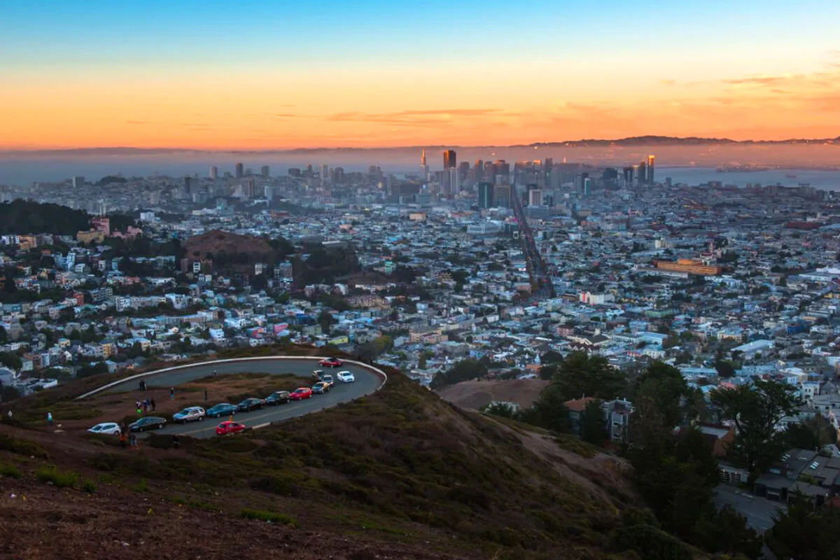 Panoramic view of the San Francisco skyline at sunset, seen from the Twin Peaks overlook.